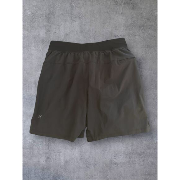 Lululemon Relaxed Fit Pull On Shorts 7" Light Woven Lined Black Men’s Sz M - Picture 2 of 9